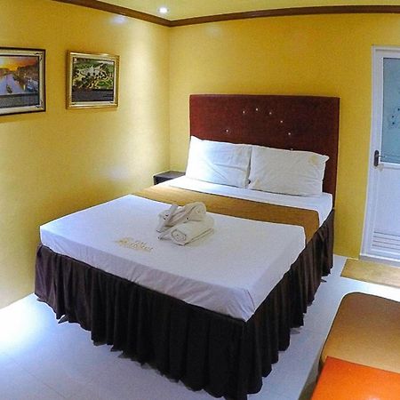 Reddoorz Plus @ Taj Hotel Tuguegarao Exterior photo