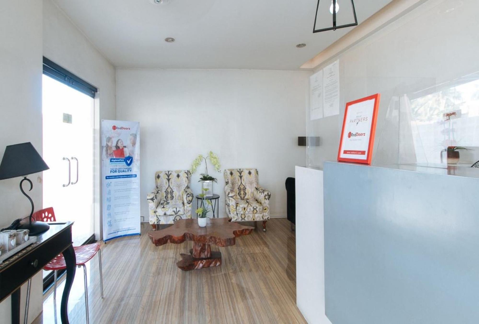 Reddoorz Plus @ Taj Hotel Tuguegarao Exterior photo