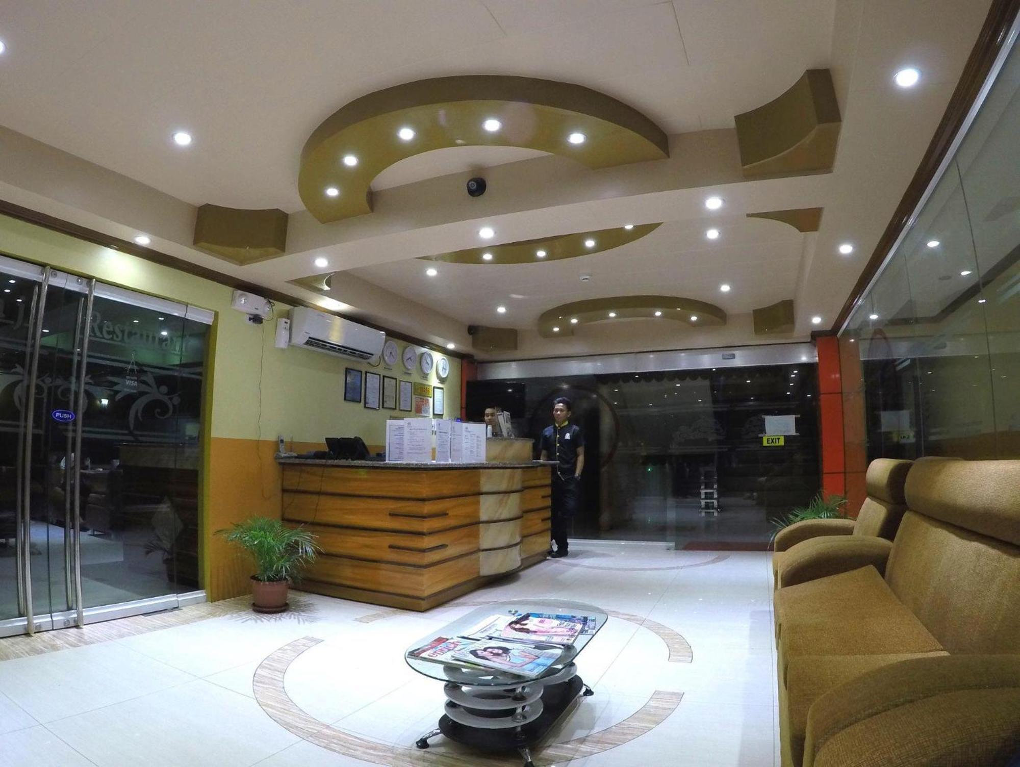 Reddoorz Plus @ Taj Hotel Tuguegarao Exterior photo