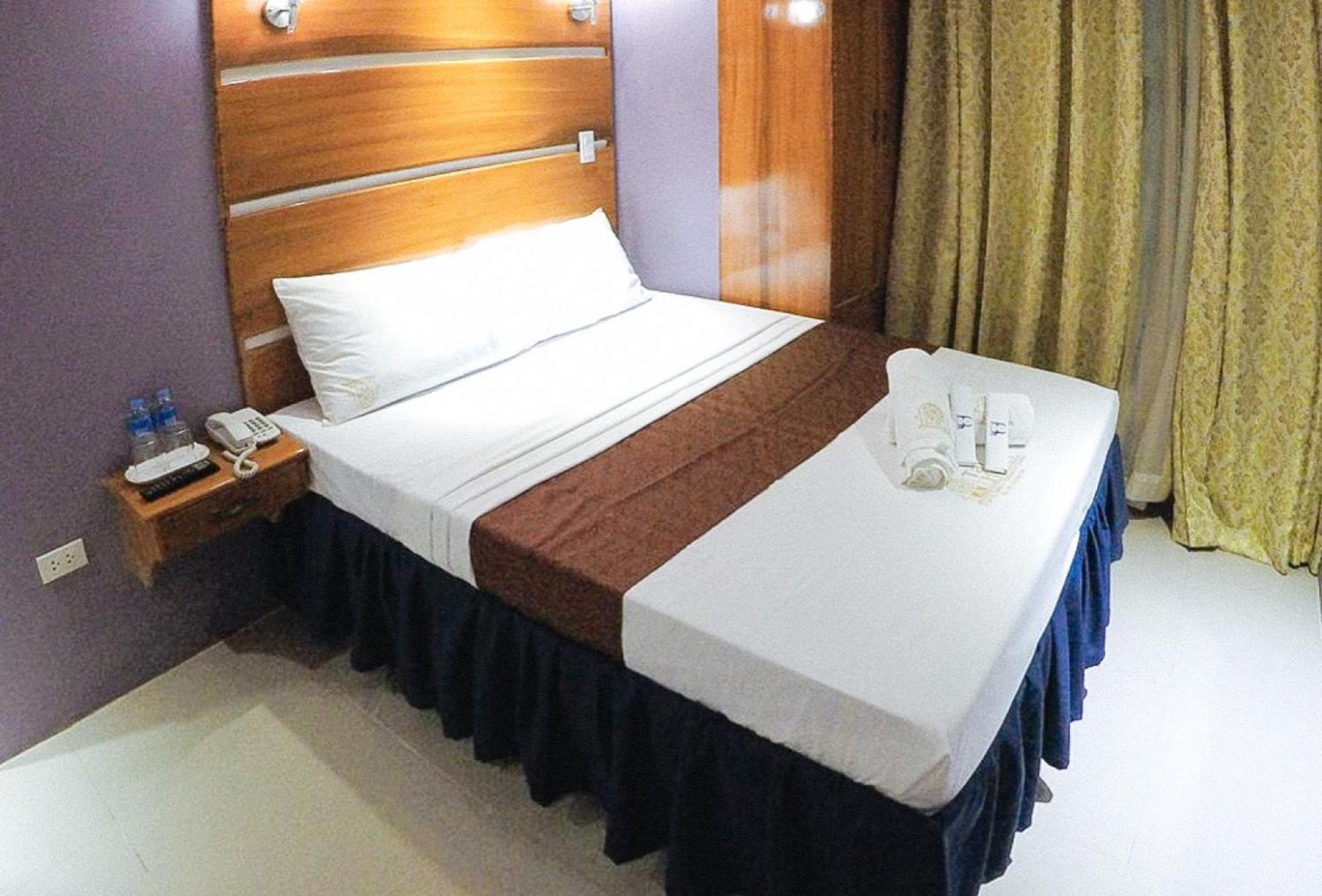 Reddoorz Plus @ Taj Hotel Tuguegarao Exterior photo