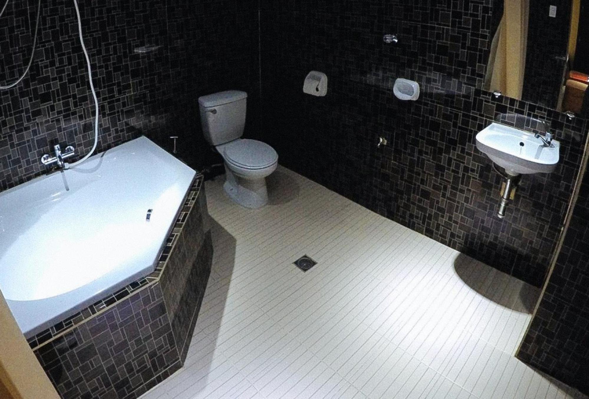 Reddoorz Plus @ Taj Hotel Tuguegarao Exterior photo
