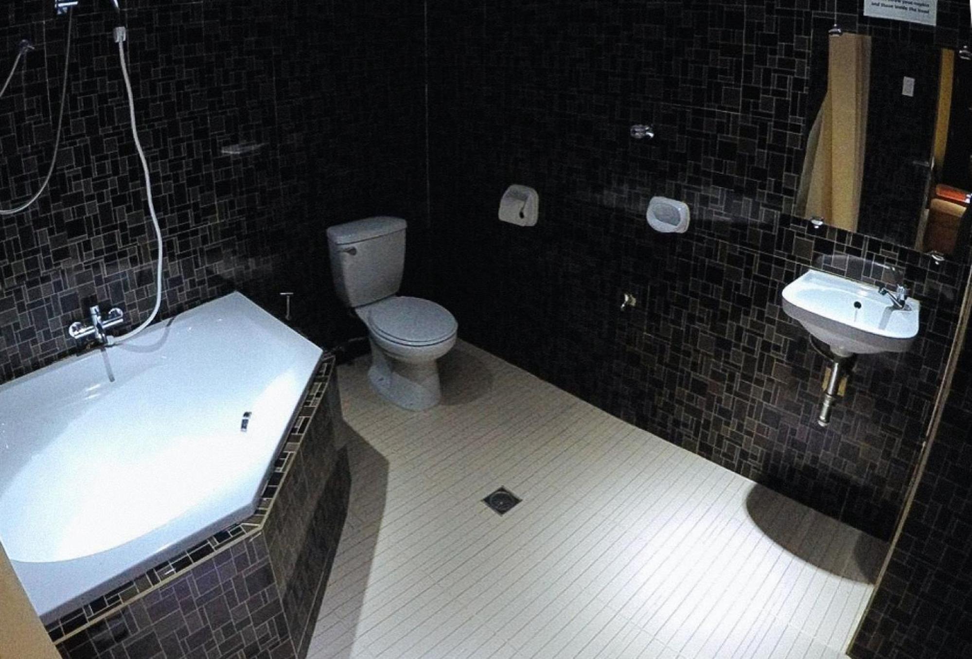 Reddoorz Plus @ Taj Hotel Tuguegarao Exterior photo