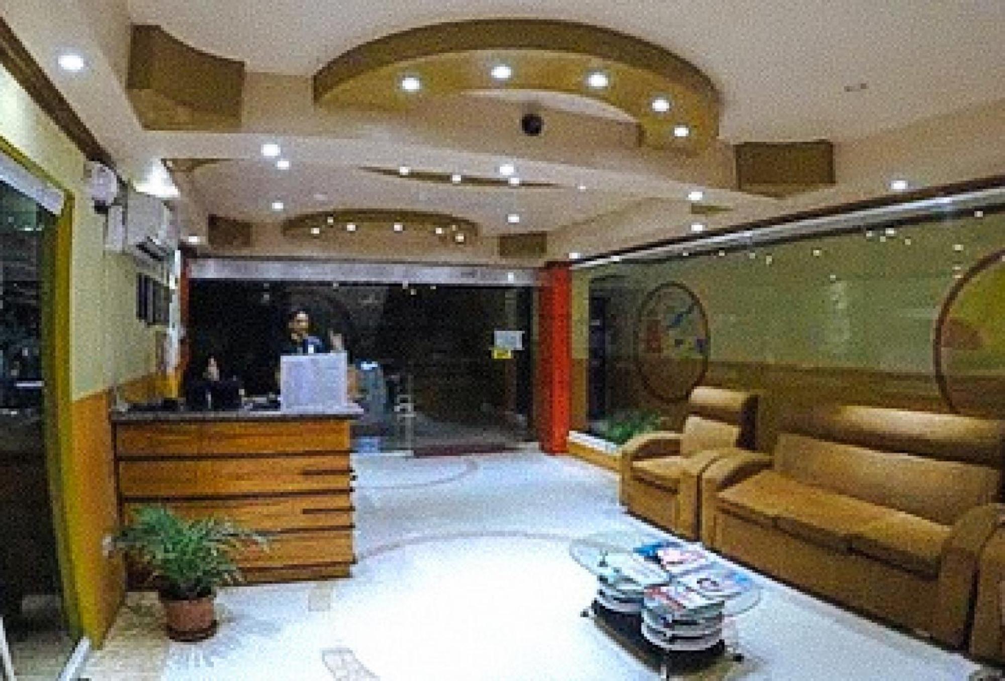 Reddoorz Plus @ Taj Hotel Tuguegarao Exterior photo